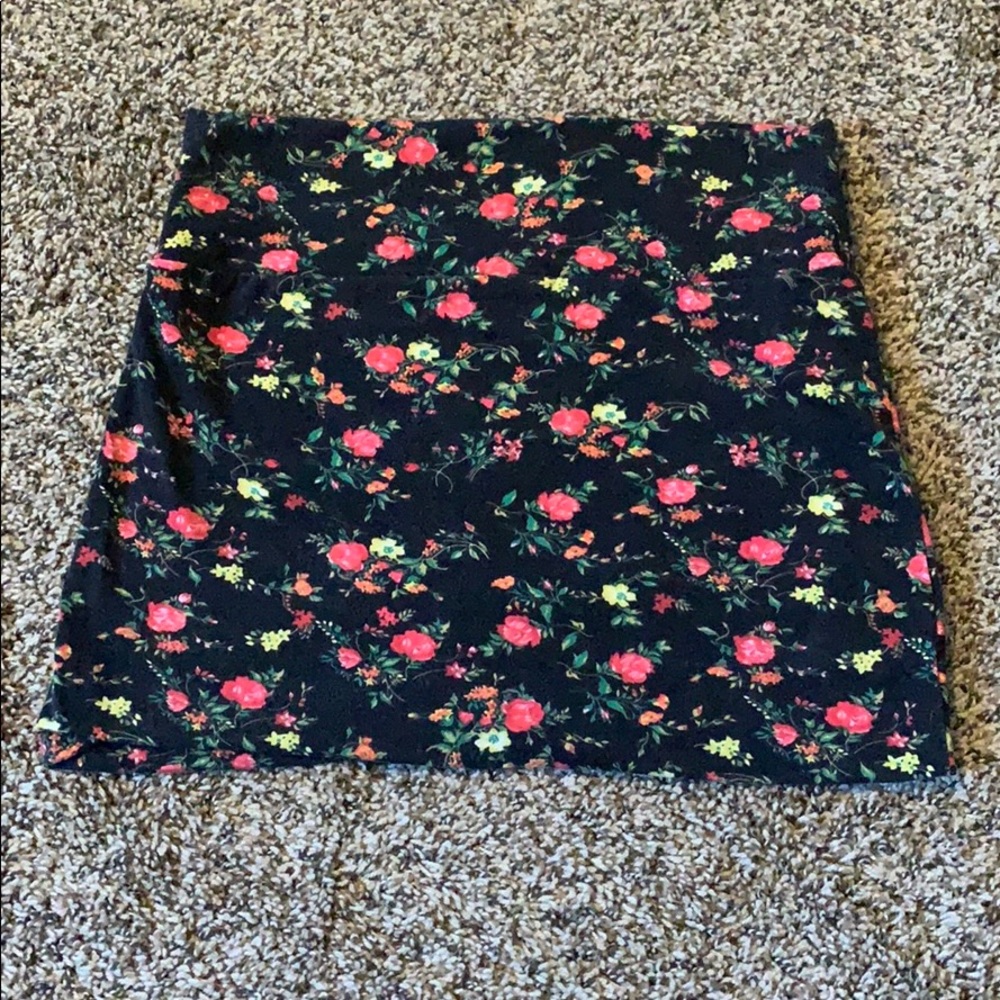 🍁 Spandex mini skirt floral print